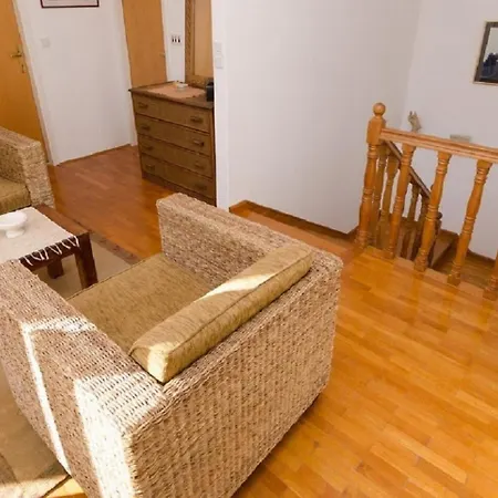 Old Town - Great Location *